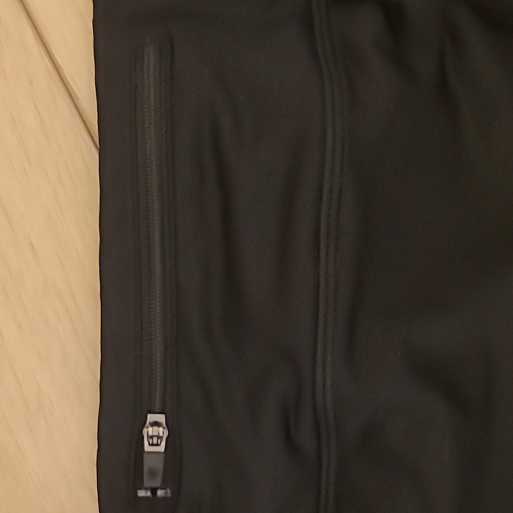 Athleta Women’s Black Swing Athletic Skort Skirt Short Rear Zip Pocket Size S - Picture 6 of 6